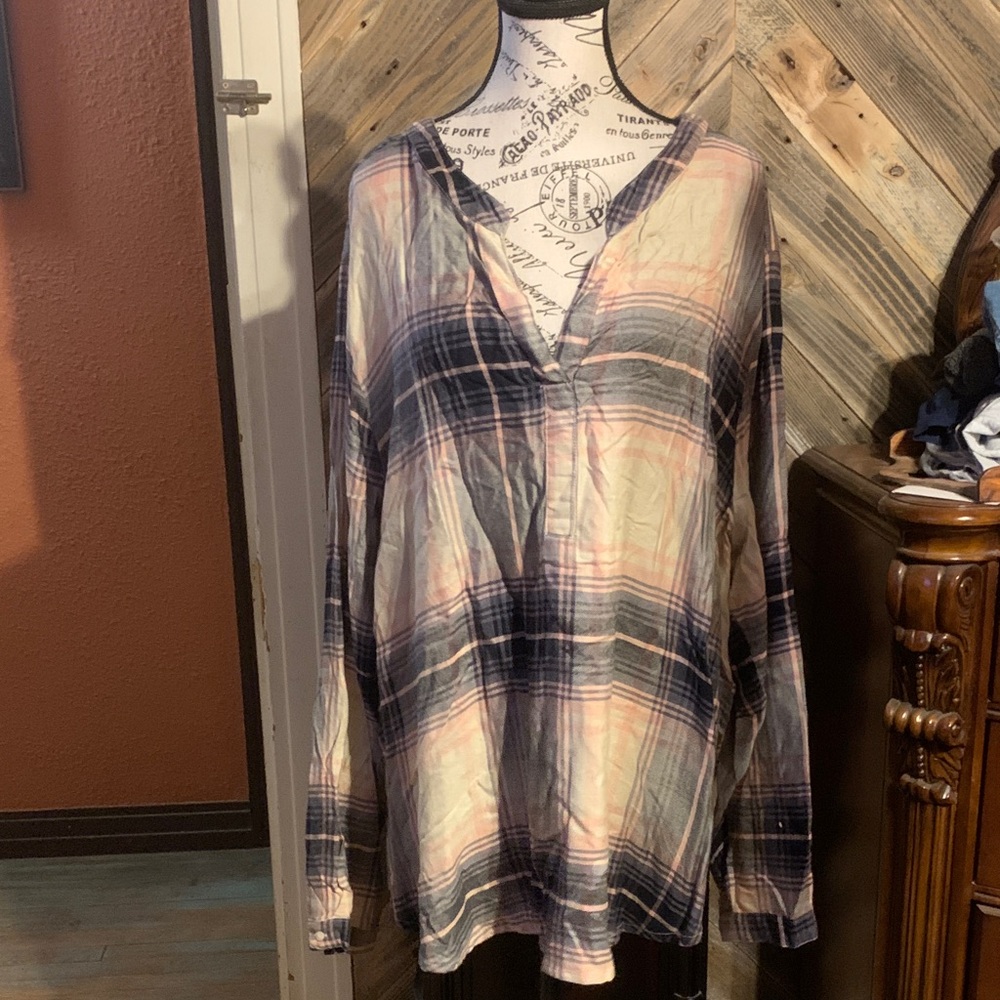 Serengeti Plaid Button-Down Tunic - Navy & Blush
